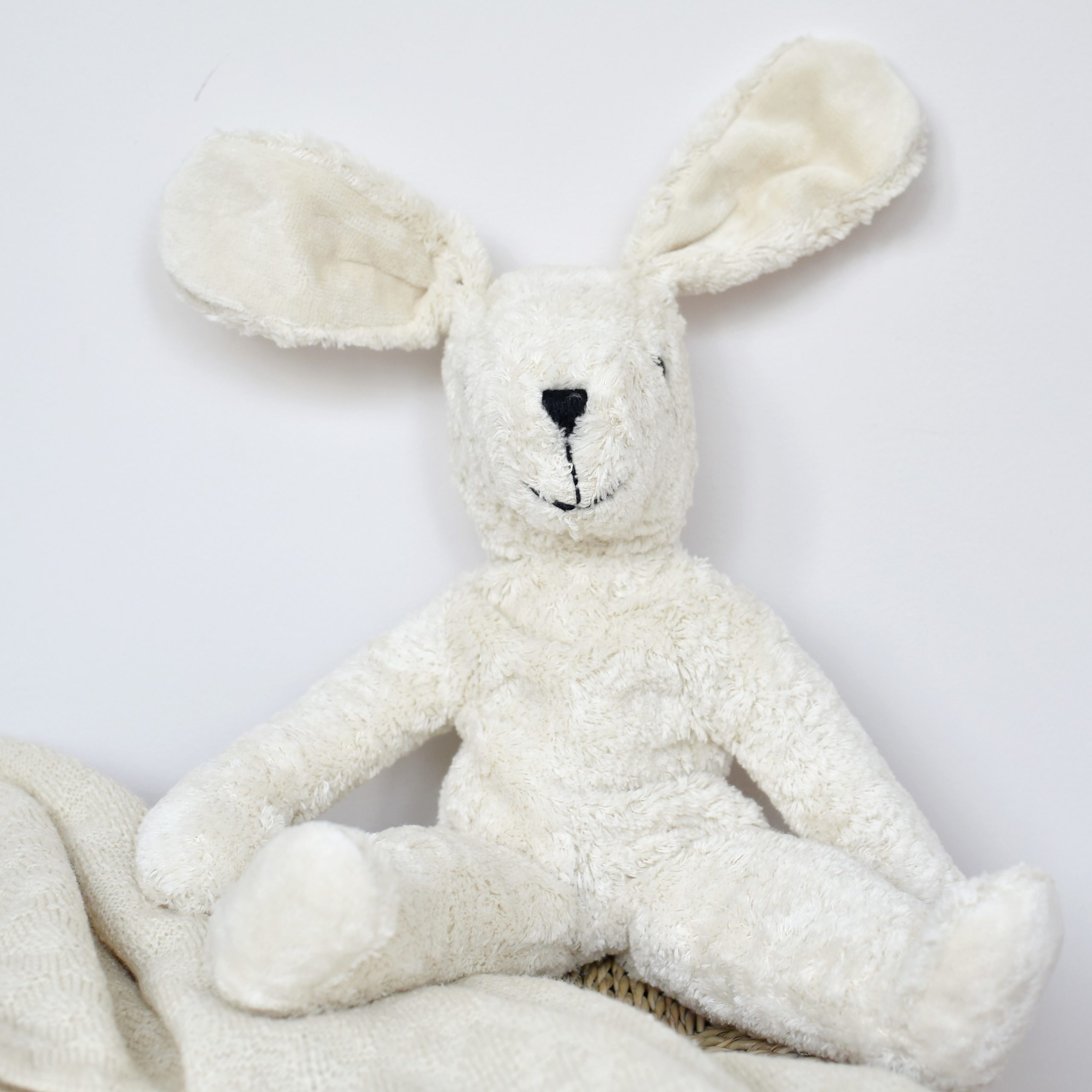 Grande peluche lapin bio en laine Senger Naturwelt