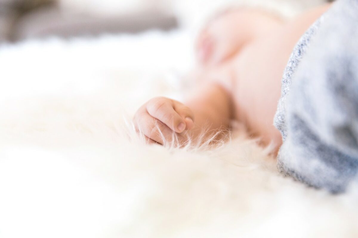 La laine mérinos bio ne gratte pas, c'est une douceur sur la peau des bébés