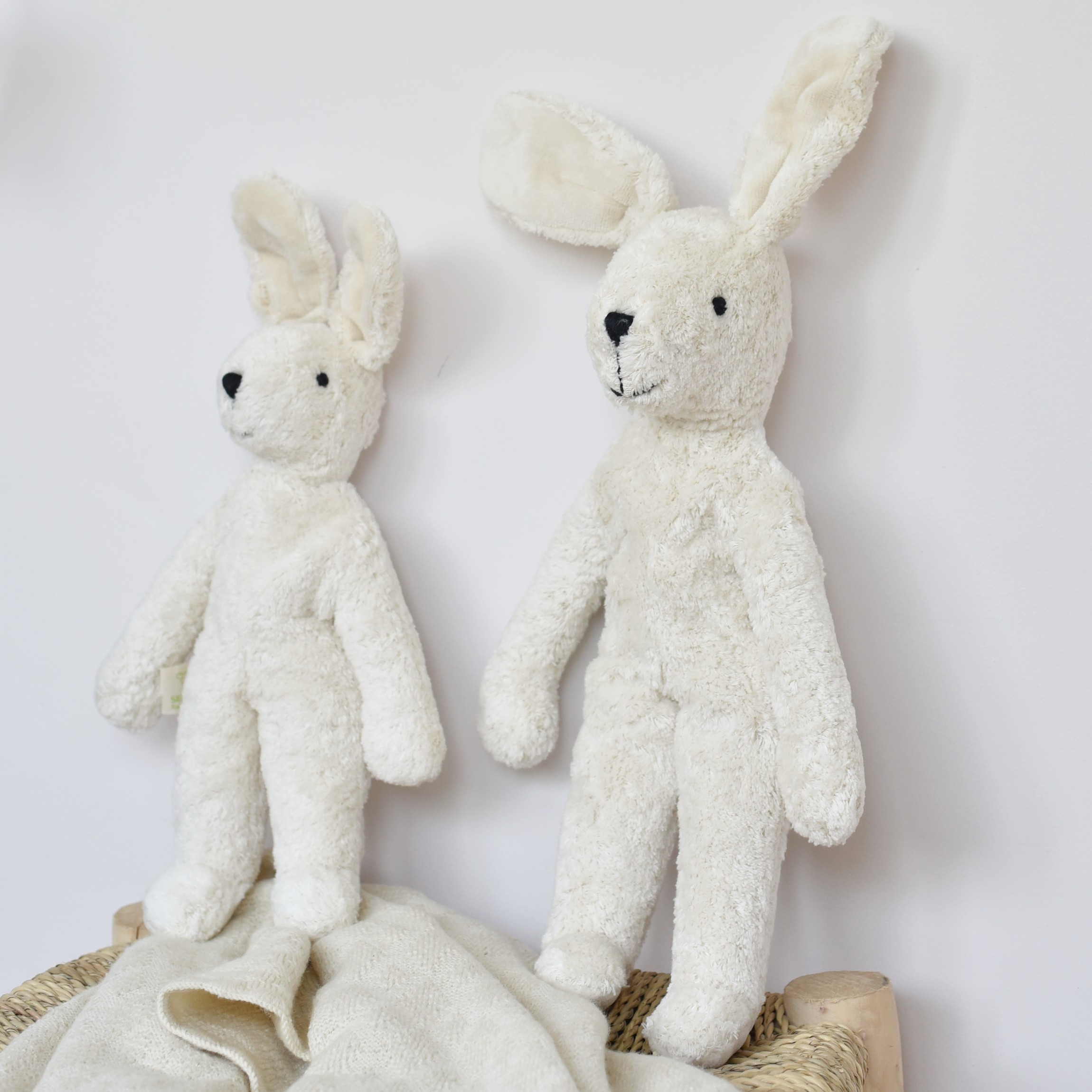 Peluche Lapin blanc Coton Bio moyen Senger® - Ekobutiks® l ma boutique  écologique