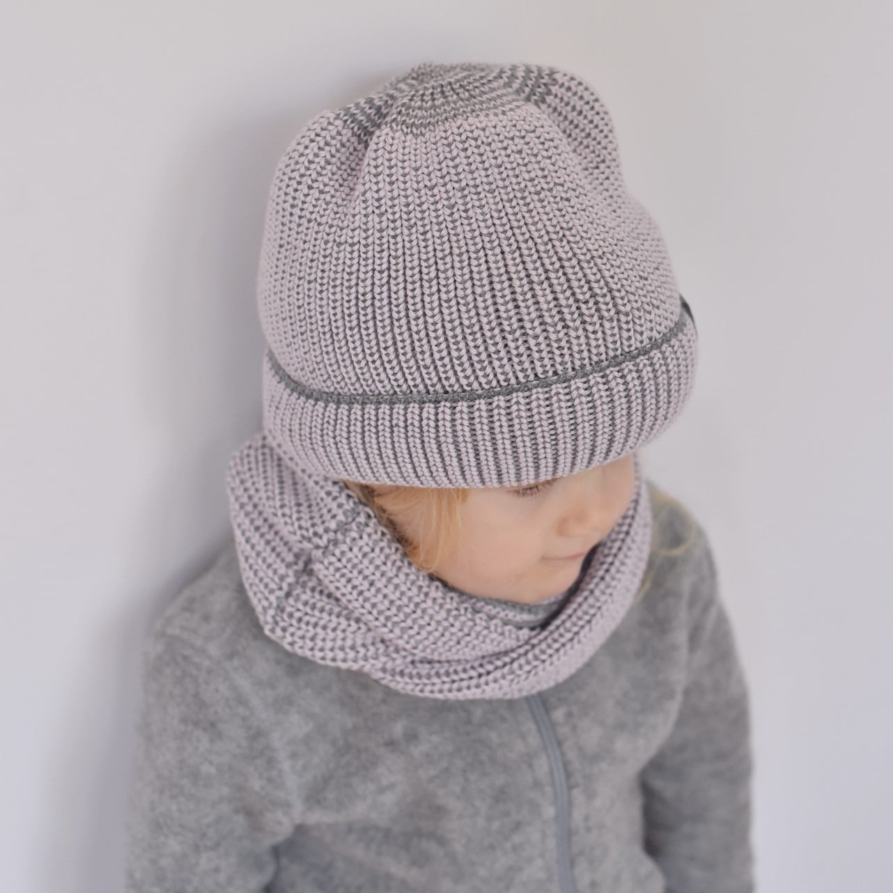 Bonnet enfant en laine mérinos rose Pickapooh