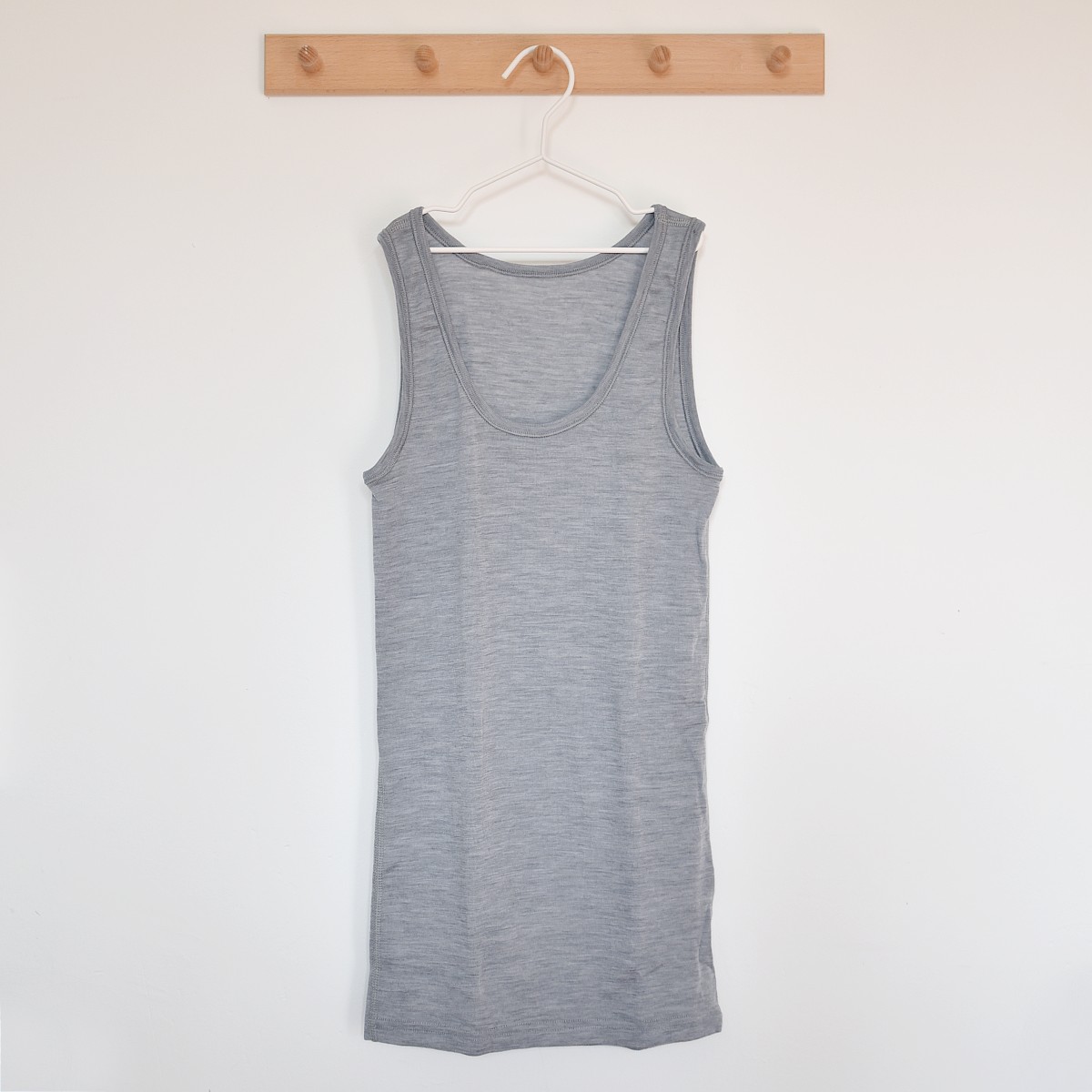 Débardeur femme en laine mérinos - gris<br/> <FONT face="Tunga" size=4>Joha</font>