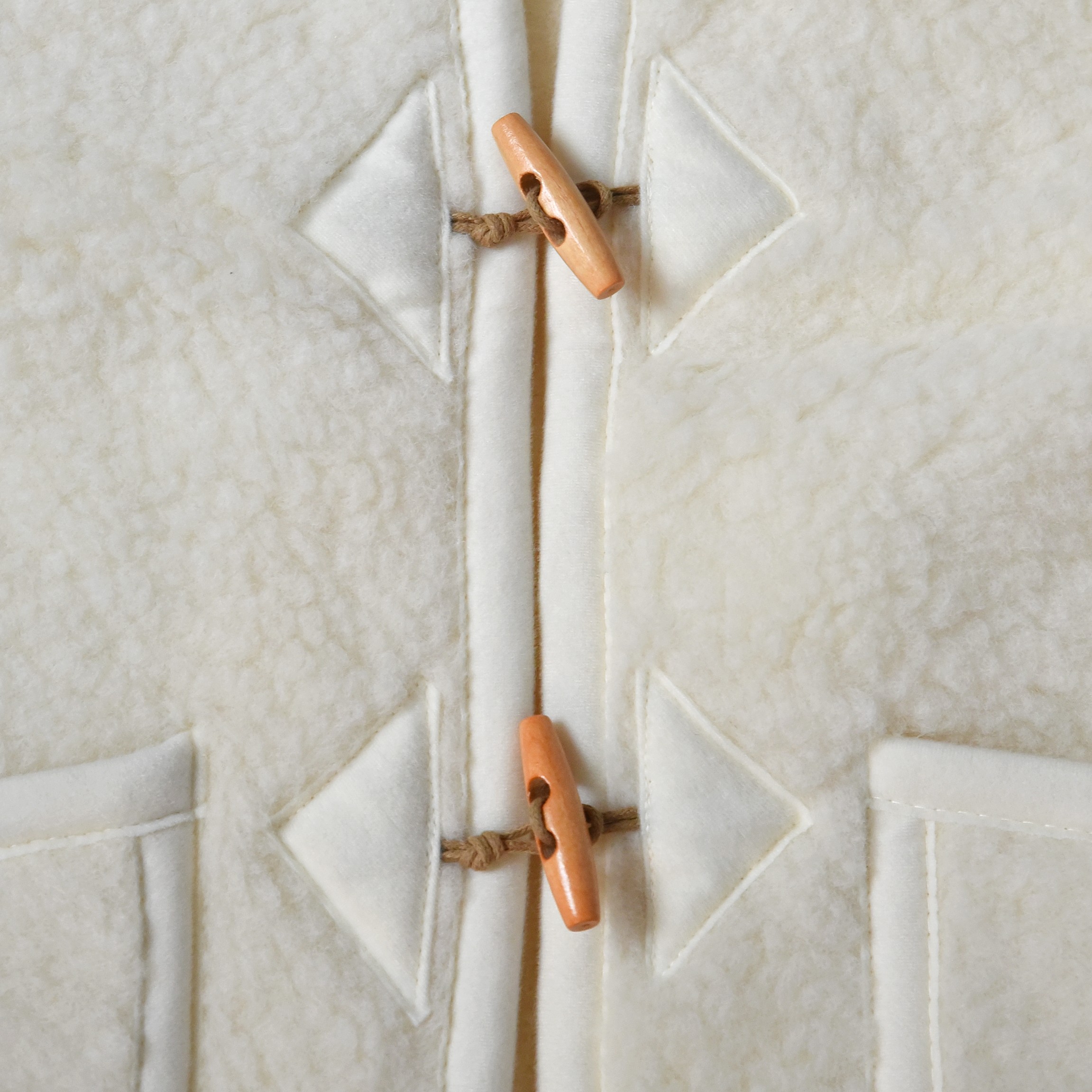 Gilet de berger en pure laine pour femme - écru<br/> <FONT face="Tunga" size=4>Alwero</font> – Image 6