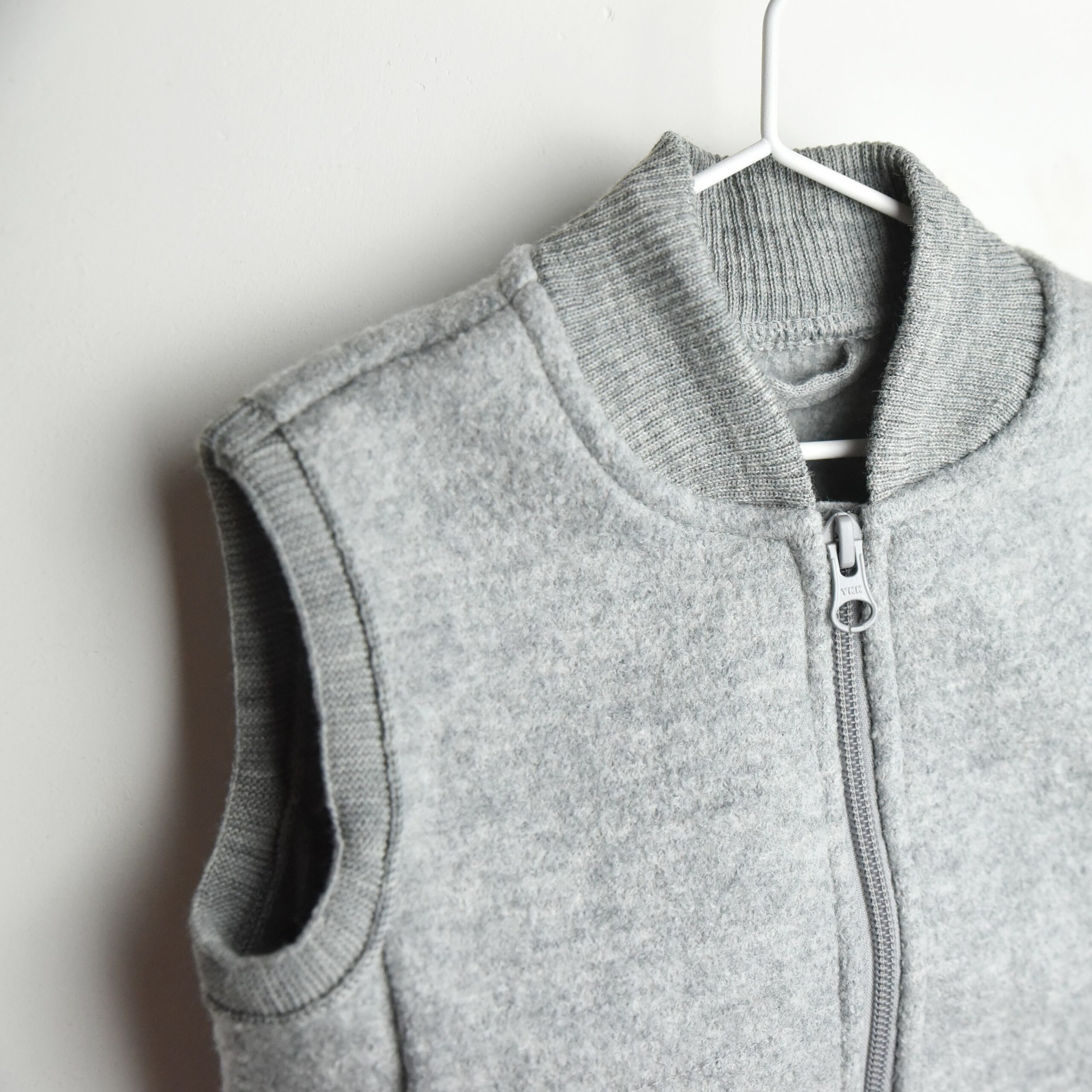 Veste sans manche en laine bouillie bio Disana gris