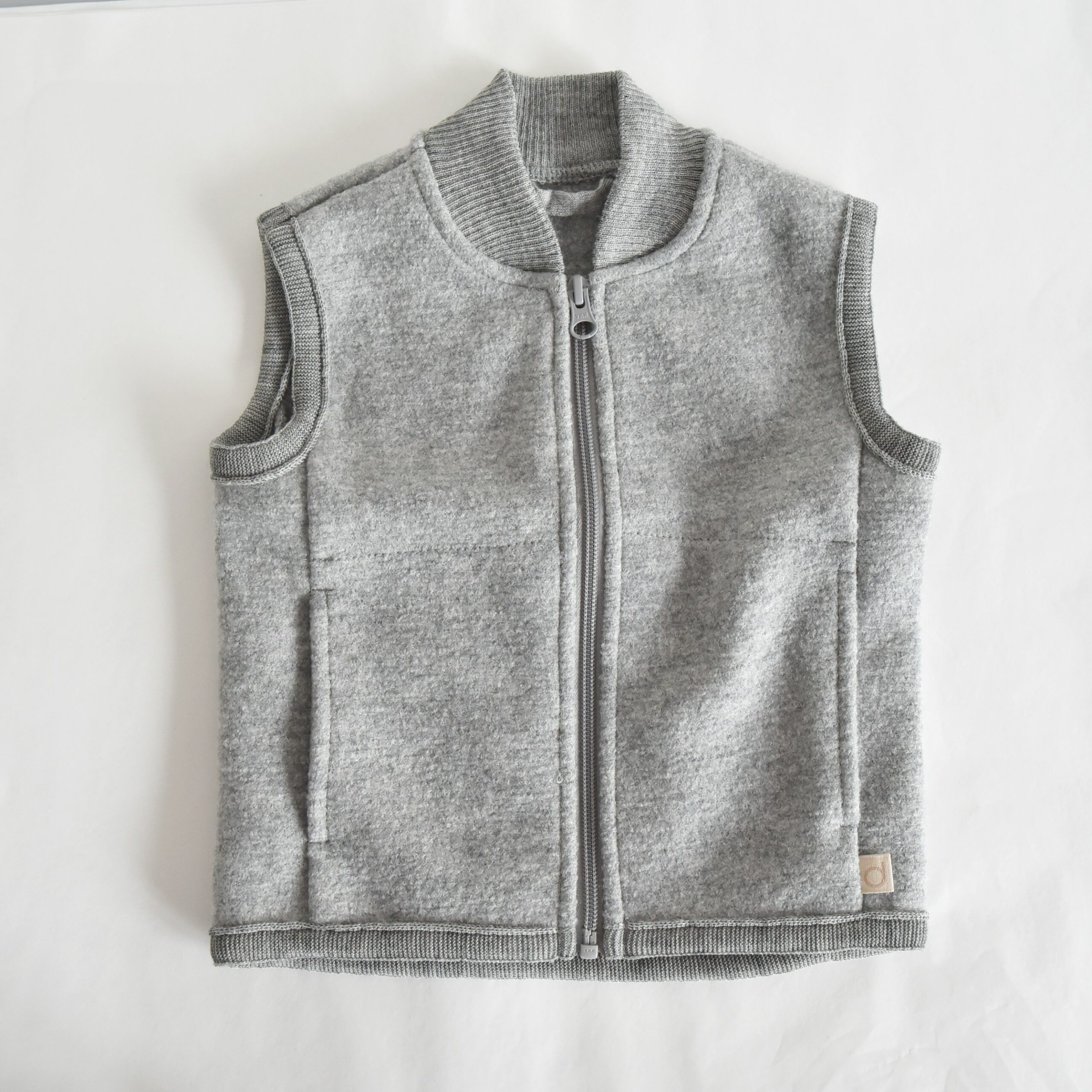 Veste sans manche en laine bouillie bio Disana gris
