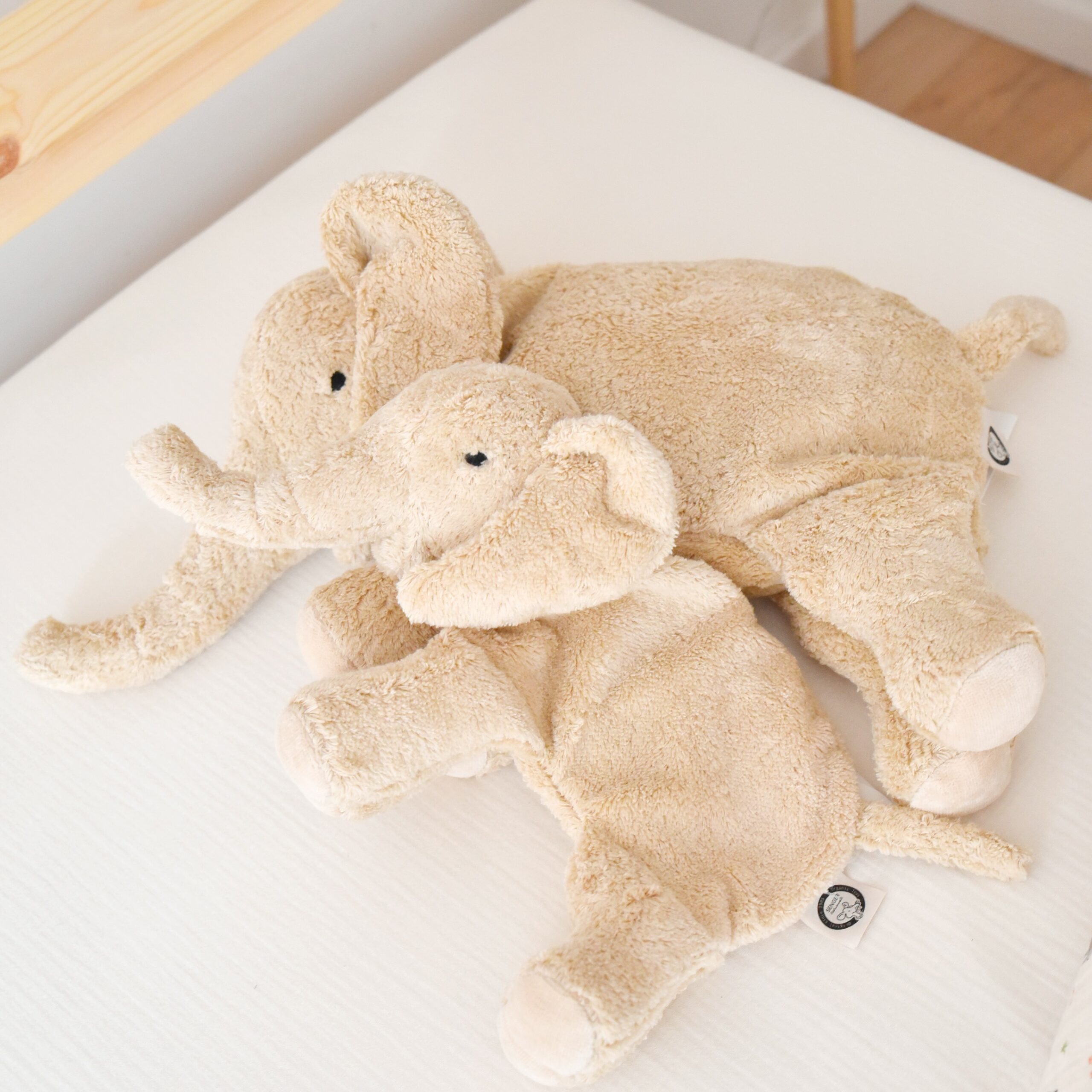Peluche bouillotte éléphant (petite) - beige<br/> <FONT face="Tunga" size=4>Senger Naturwelt</font>